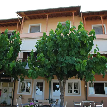 Valedina Apartmanhotel Nikiána